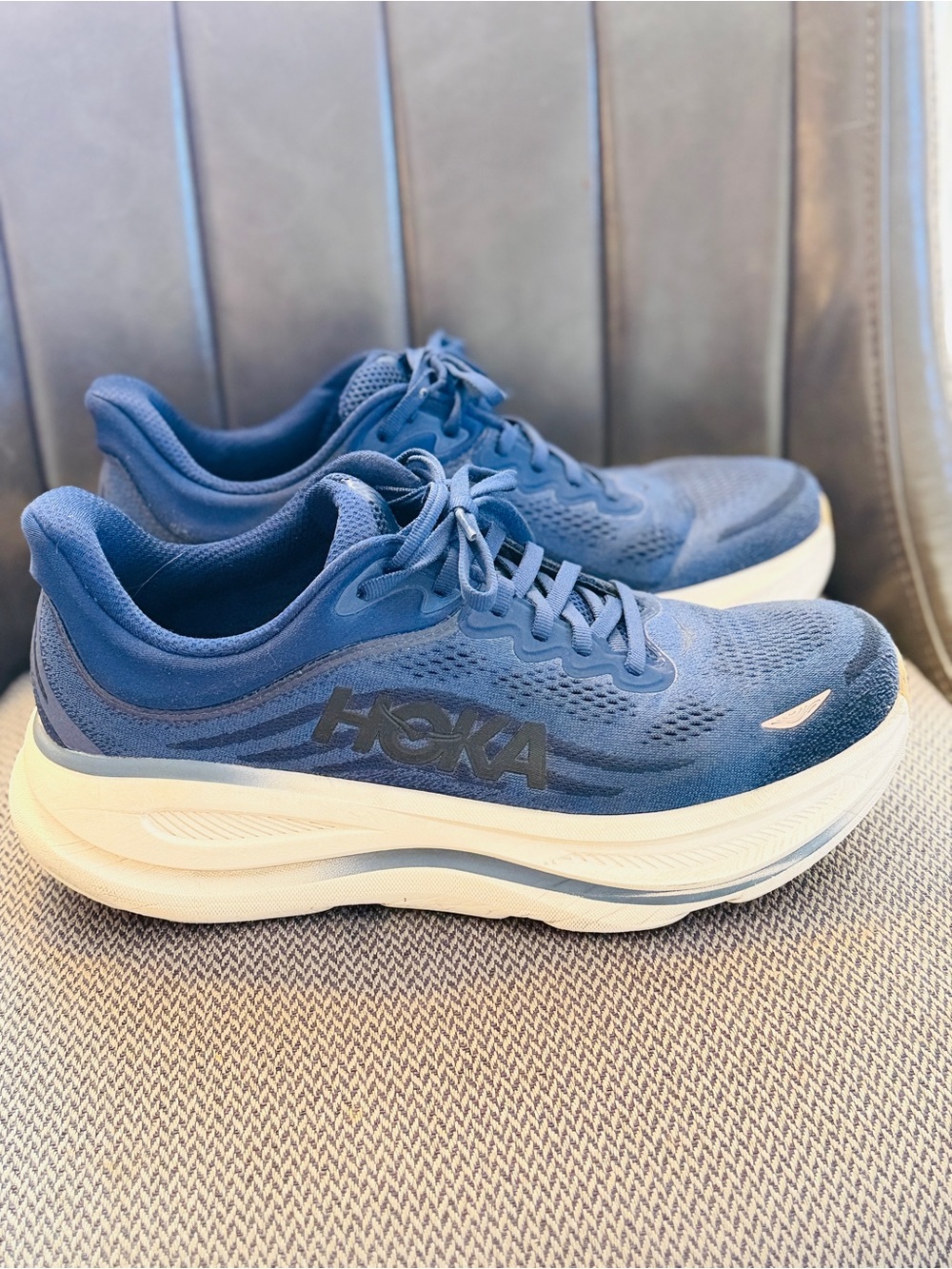 Hoka One One Bondi 9 Mens US 10 2EE (wide) Sneaker navy blue